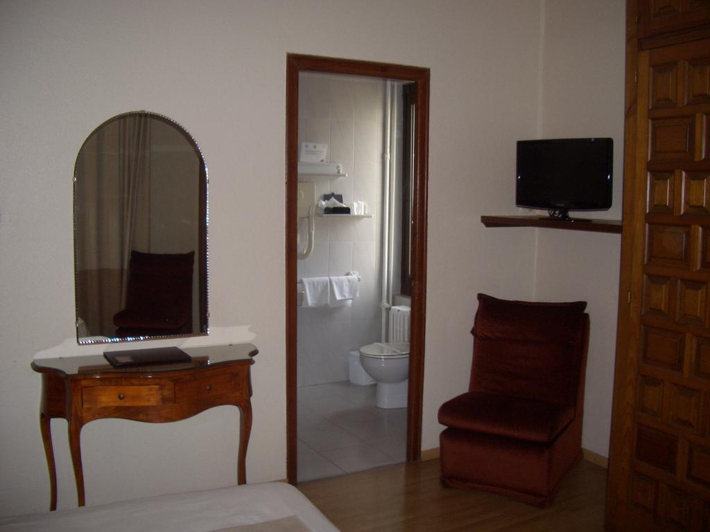 Hostal De La Gloria Viladrau Exterior foto